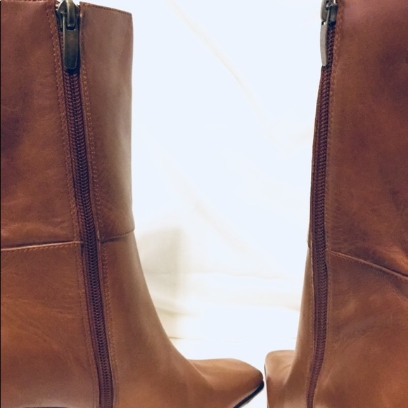 Anne Klein, Leather, Mid-calf boot. - Picture 3 of 4